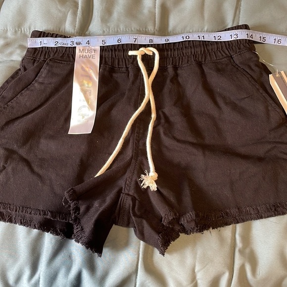 NWT Mid rise Pull-on Shorts XS Tinseltown Black FrayPocket Drawstring Elastic - Picture 12 of 14